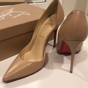 Christian Louboutin Iriza 100 nude pumps